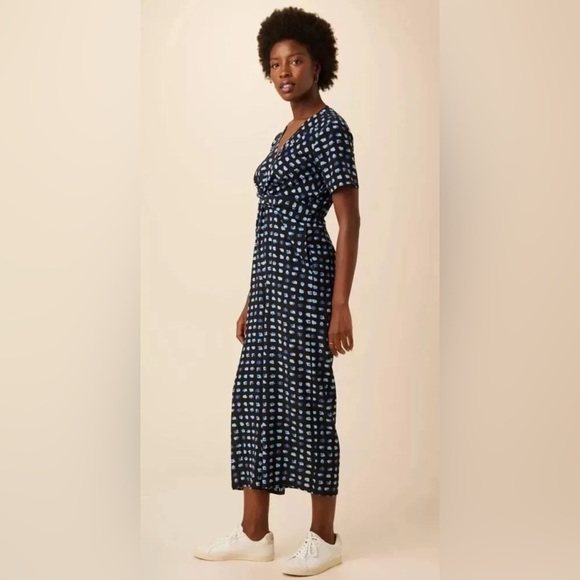 Amour Vert Fantasia Washable Silk Twisted Wide Leg Jumpsuit in Squared Up - Picture 2 of 11